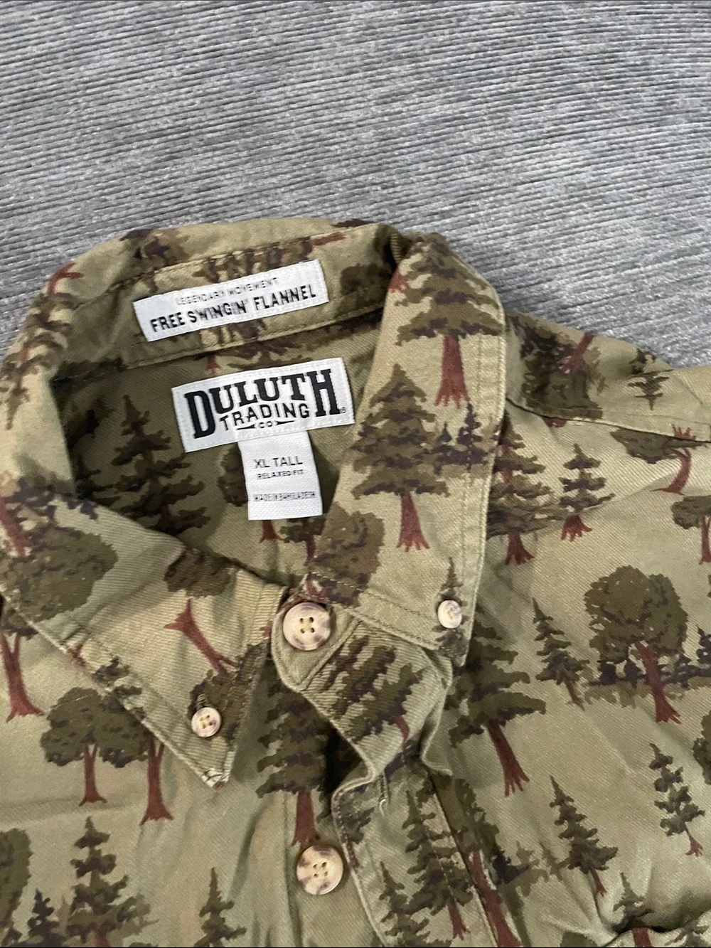 Duluth Trading Co Olive Green Forest Print Free Swinging Flannel